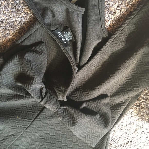 EUC Black Bow Dress - Picture 6 of 6